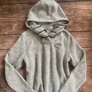 Women’s North Face Pullover
